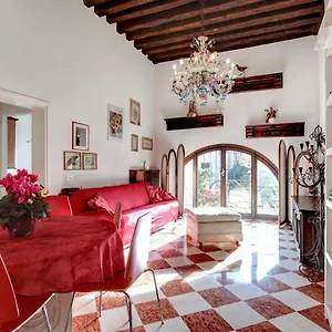 https://nobile-house.hotelinveneto.com
